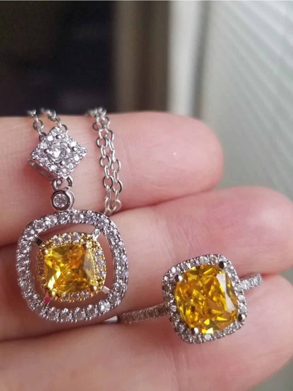 Swarovski Elements 925 Sterling Silver Solitaire Halo Yellow Citrine Ring NEW